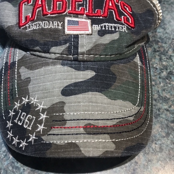 Cabela’s Camo and gold baseball style hat.  One size - Picture 2 of 4